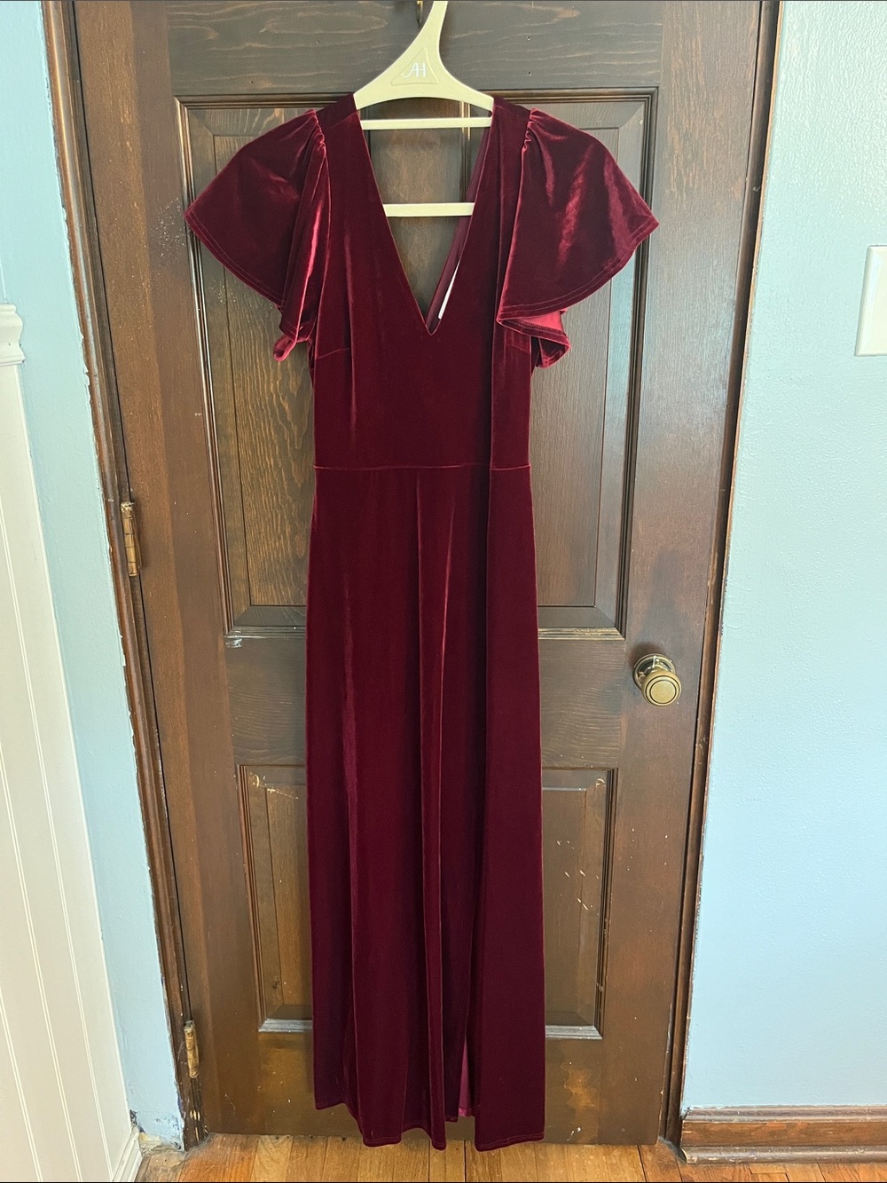 Elegant Deep Wine Velvet Maxi Dress with Flutter Sleeves